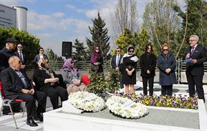 Sakıp Sabancı, Kabri Başında Anıldı